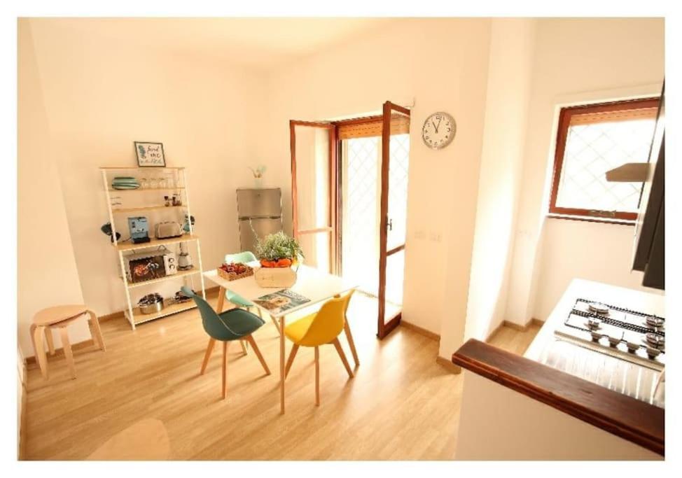 Cozy Coastal Gateway Apartment Lido di Ostia Exterior foto